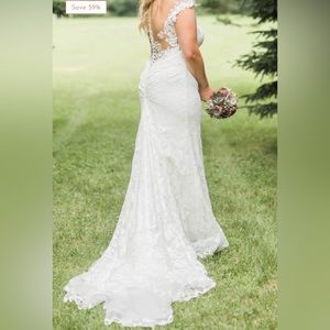 Olvi’s lace wedding gown